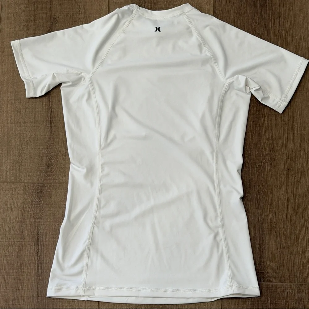Hurley White Rashguard Short Sleeve‎ Women M UPF 50+ Beach Resort Cruise Boating - Picture 3 of 8